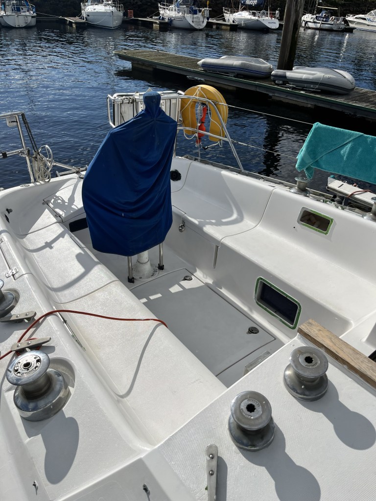 A bright white helm is imaged. 